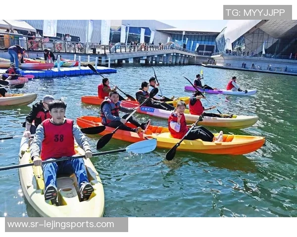 浙江诸暨举办2025白塔湖湿地皮划艇桨板邀请赛